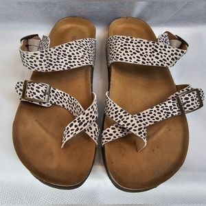 Cheetah print Mountain Sole women's sandals (size 8)